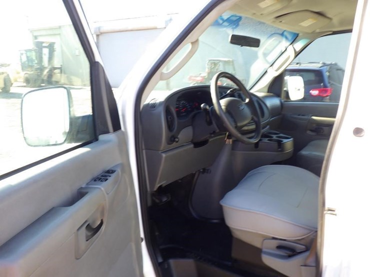 2008-ford-econoline-350-image-5