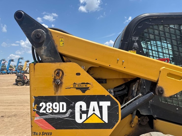2015-caterpillar-289d-image-23