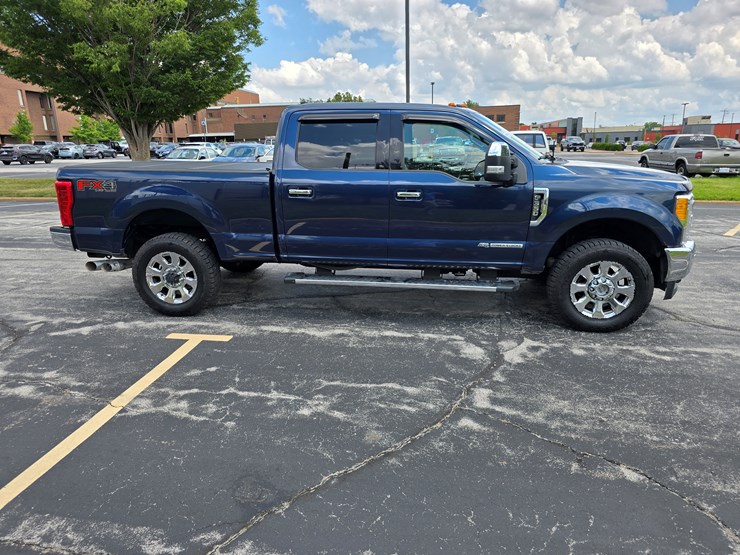 2017-ford-f350-image-37