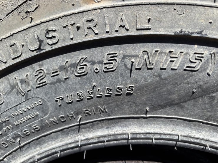 2009-caterpillar-246c-image-12