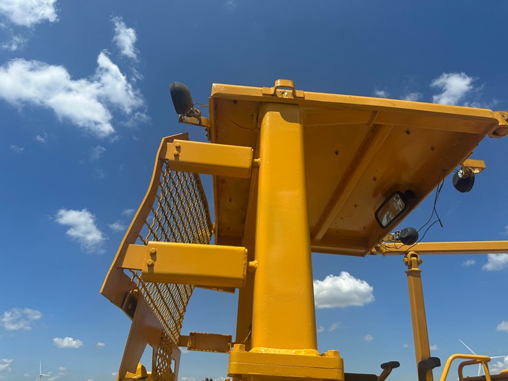 caterpillar-d4h-image-43