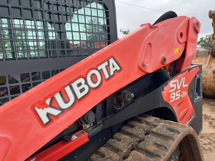 2016-kubota-svl95-2s-image-20