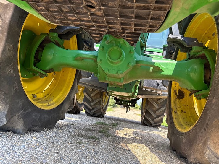 2013-john-deere-8260r-image-45