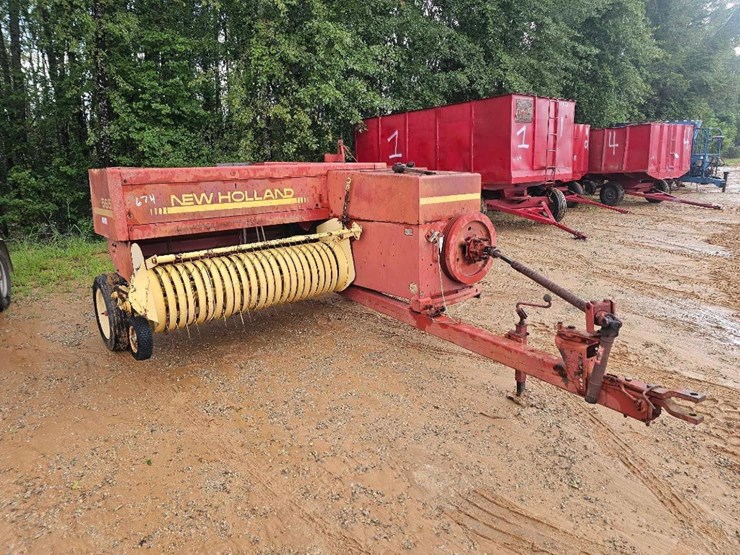 new-holland-565-image-1