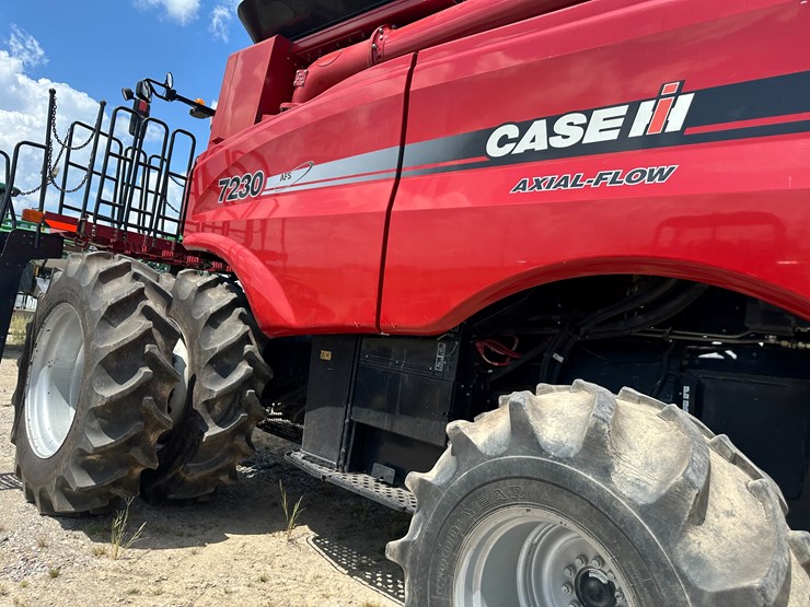 2012-case-ih-7230-image-23