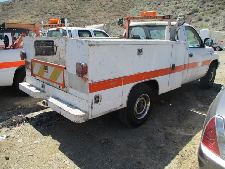 2002-dodge-ram-2500-image-3