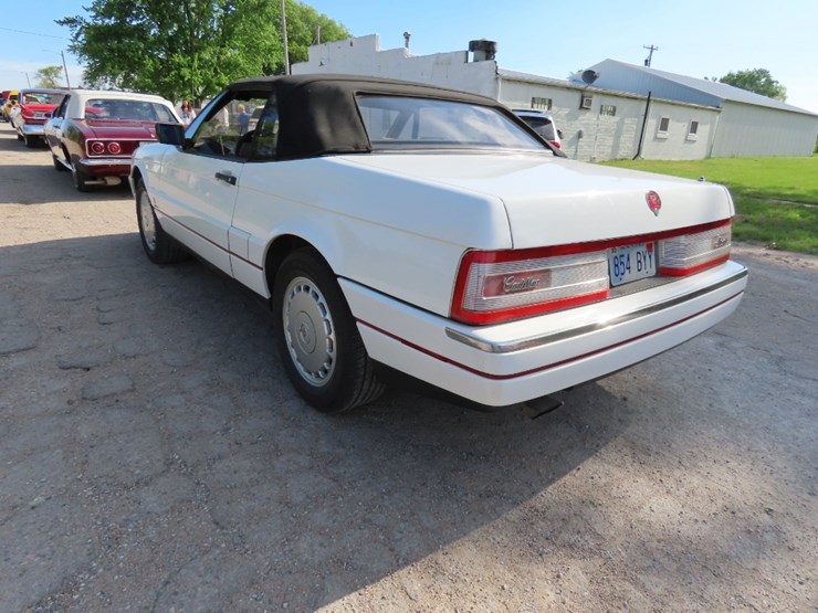1991-cadillac-allante-pininfarina-roadster-image-10