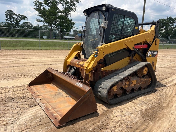 2016-caterpillar-259d-image-8