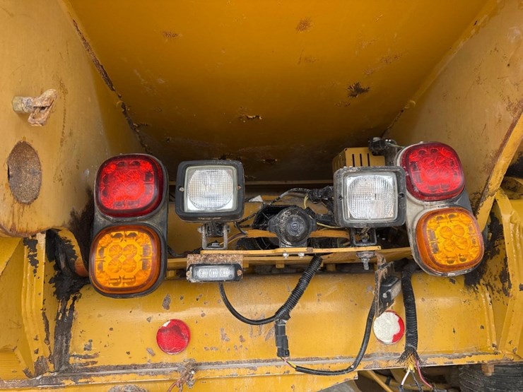 2015-caterpillar-745c-image-15