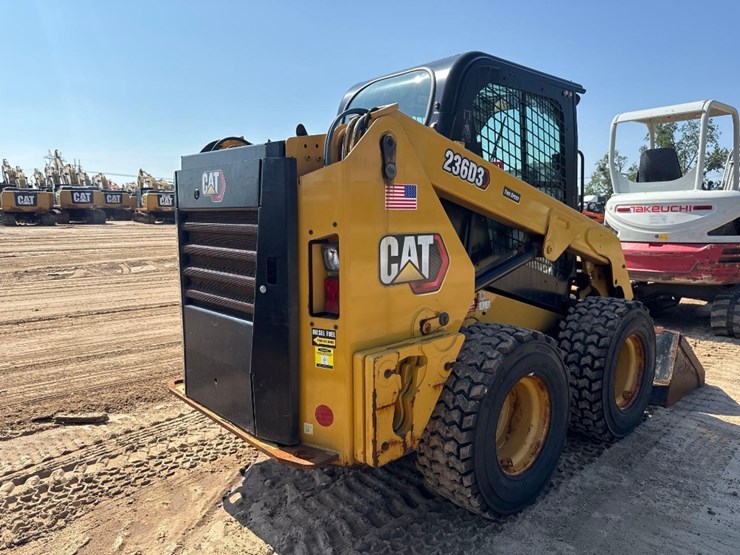 2019-caterpillar-236d3-image-6