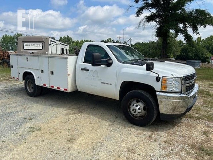 2012-chevrolet-silverado-3500hd-image-3