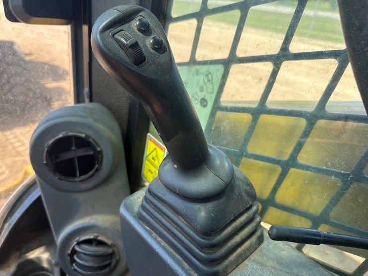 2020-caterpillar-299d3-xe-image-32