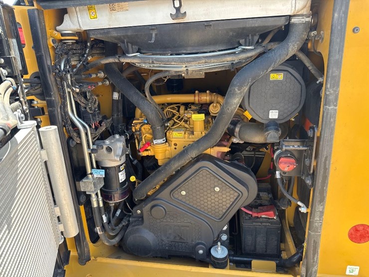 2024-caterpillar-255-skid-steer-image-18