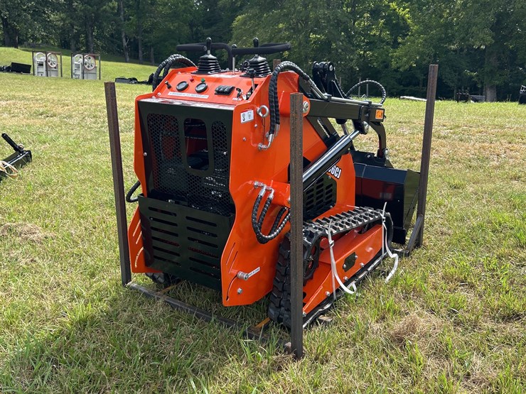 #147-•-sdlool-skid-steer-loader-image-5