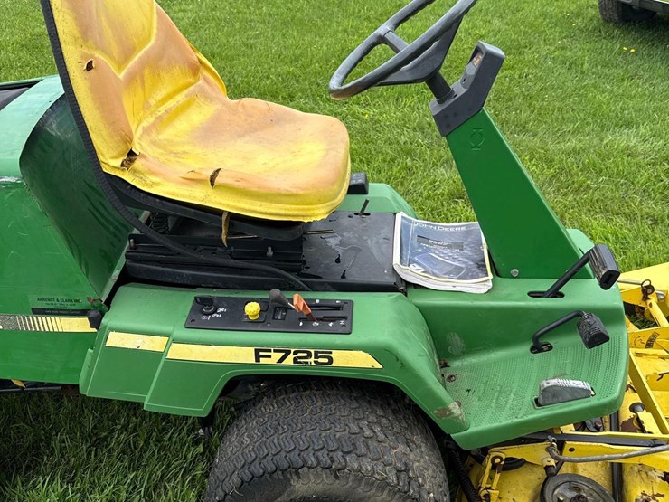 john-deere-f725-image-6