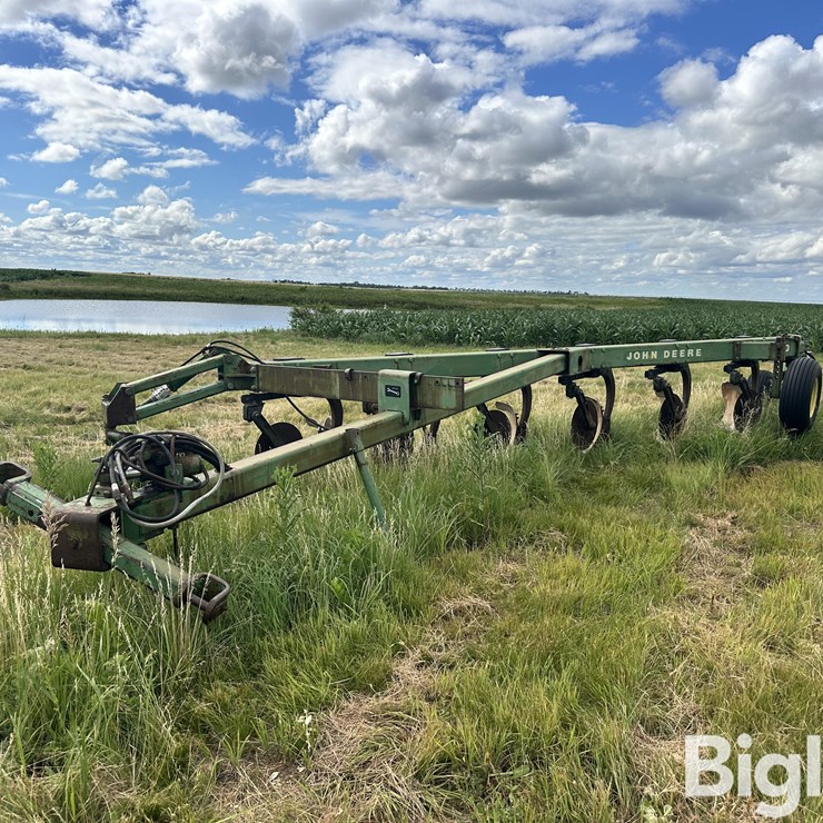 JOHN DEERE 2700
