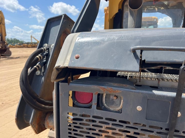 2019-deere-331g-image-21