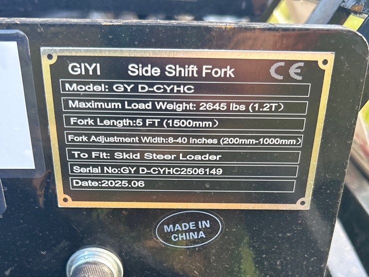 #179-•-skid-steer-side-shift-fork-image-3