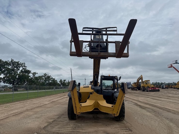2014-caterpillar-tl943c-image-3