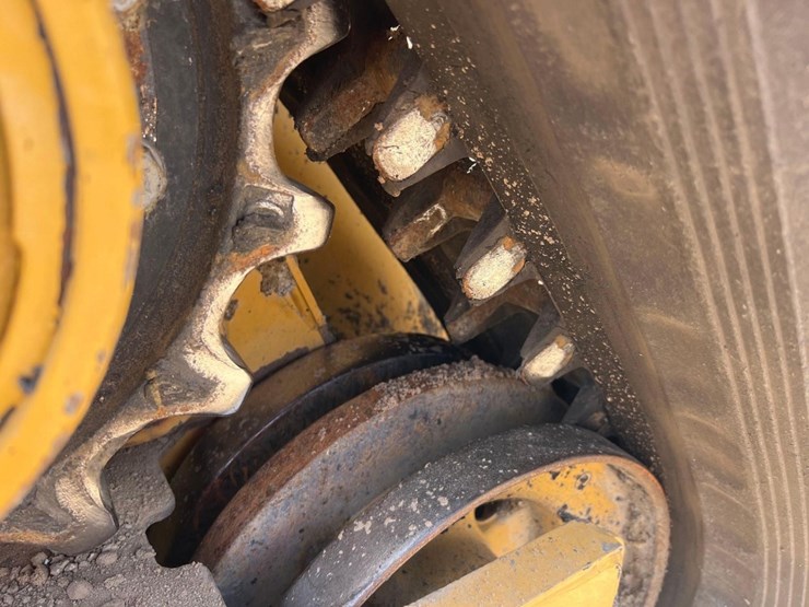 2021-caterpillar-259d3-image-10