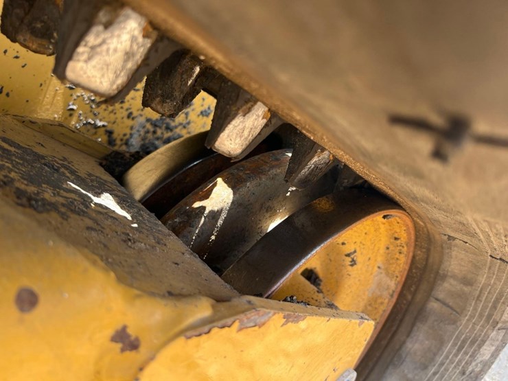 2021-caterpillar-259d3-image-15