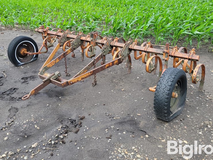 massey-ferguson-12-image-1