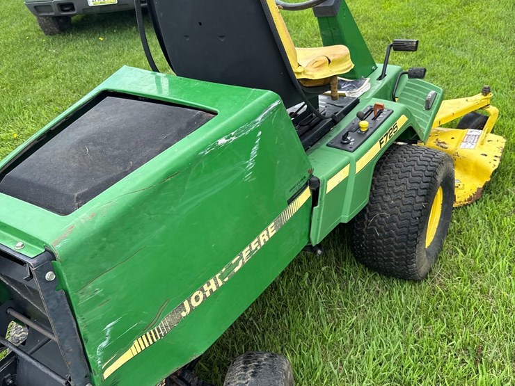 john-deere-f725-image-5