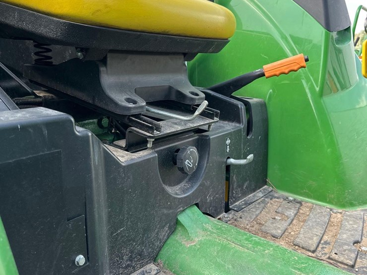 john-deere-4052m-image-15