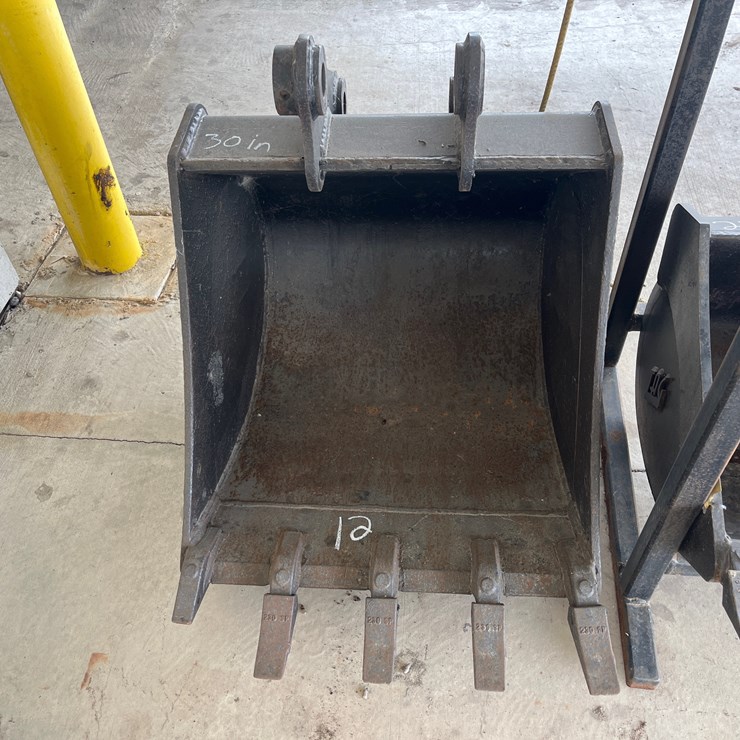 #12 • TAG 30 INCH DIGGING BUCKET FOR YANMAR