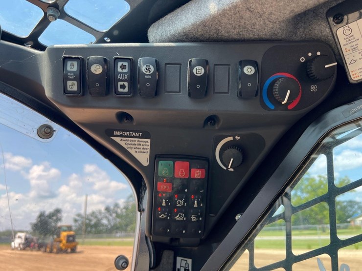 2023-deere-333g-image-31