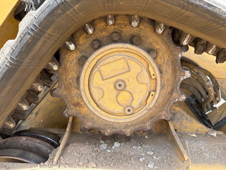 2021-caterpillar-299d3-xe-image-16