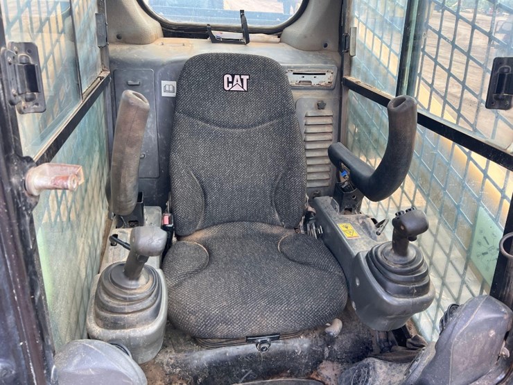 2015-caterpillar-289d-image-26