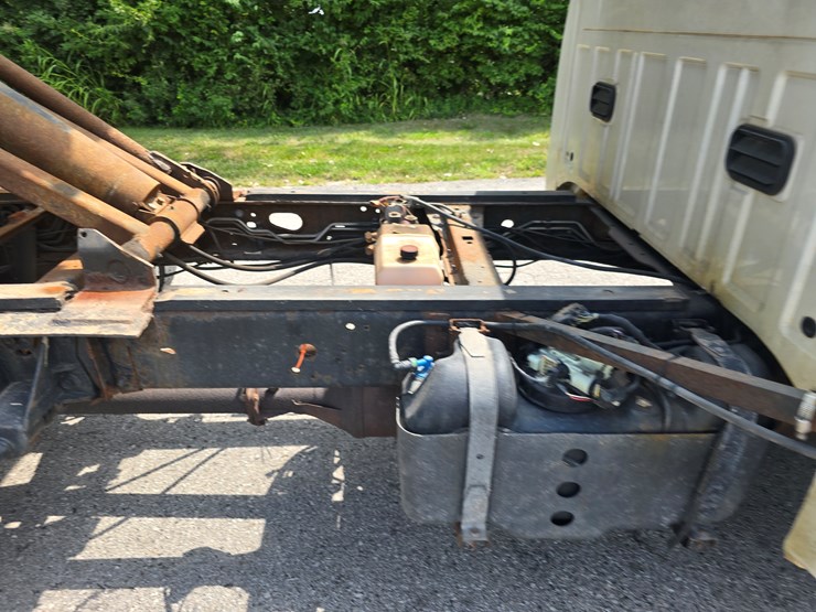 2011-ford-f550-image-103