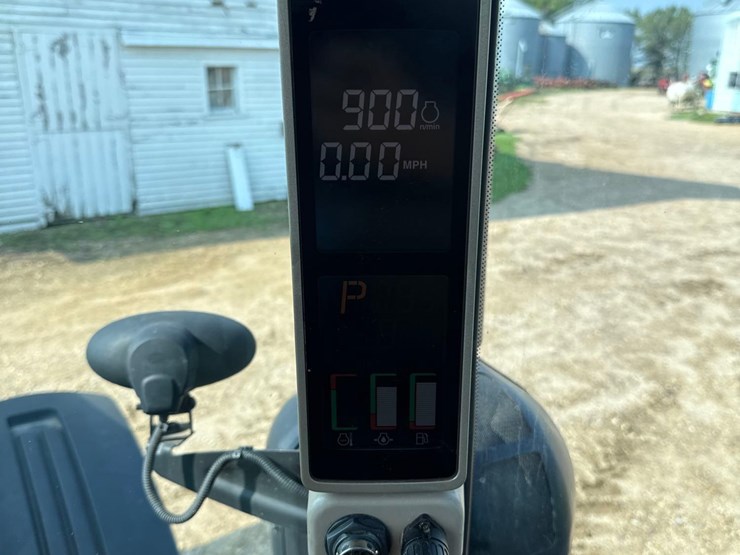 2013-john-deere-8260r-image-73