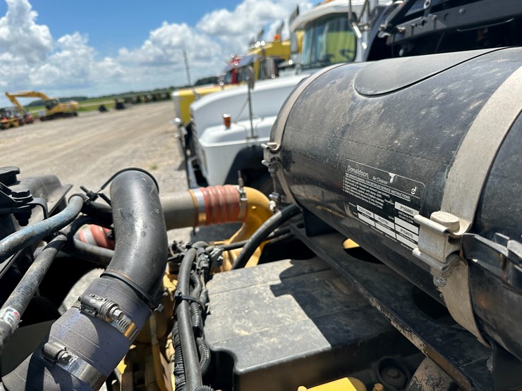 2001-caterpillar-c11-image-60