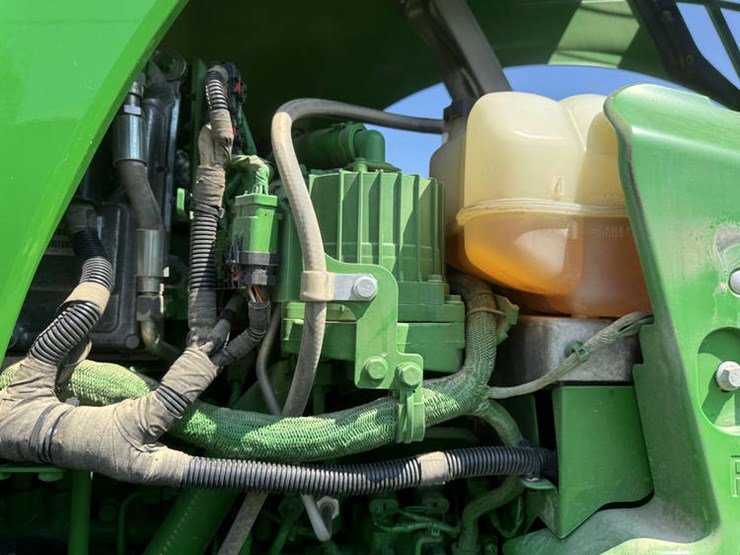 2014-john-deere-8270r-image-41