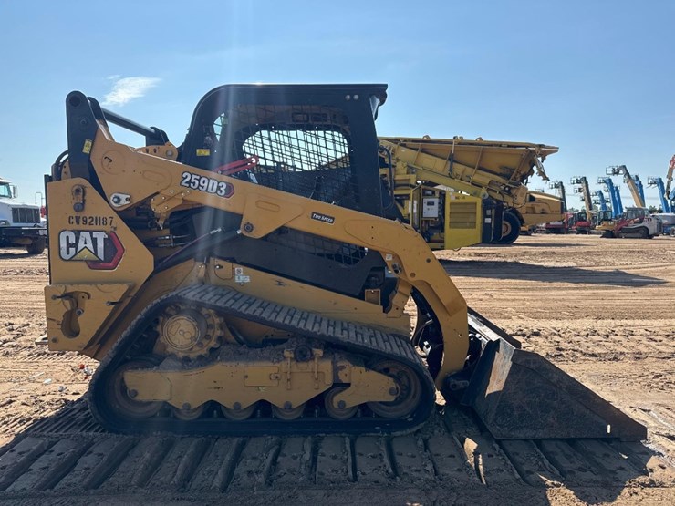 2022-caterpillar-259d3-image-5
