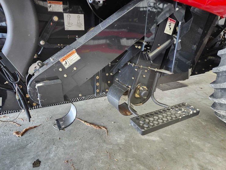 2009-case-ih-6088-image-14