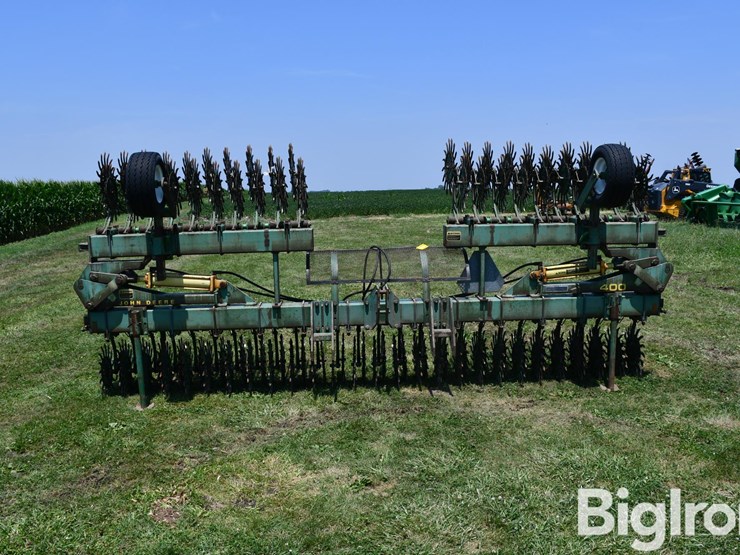 john-deere-28-image-2