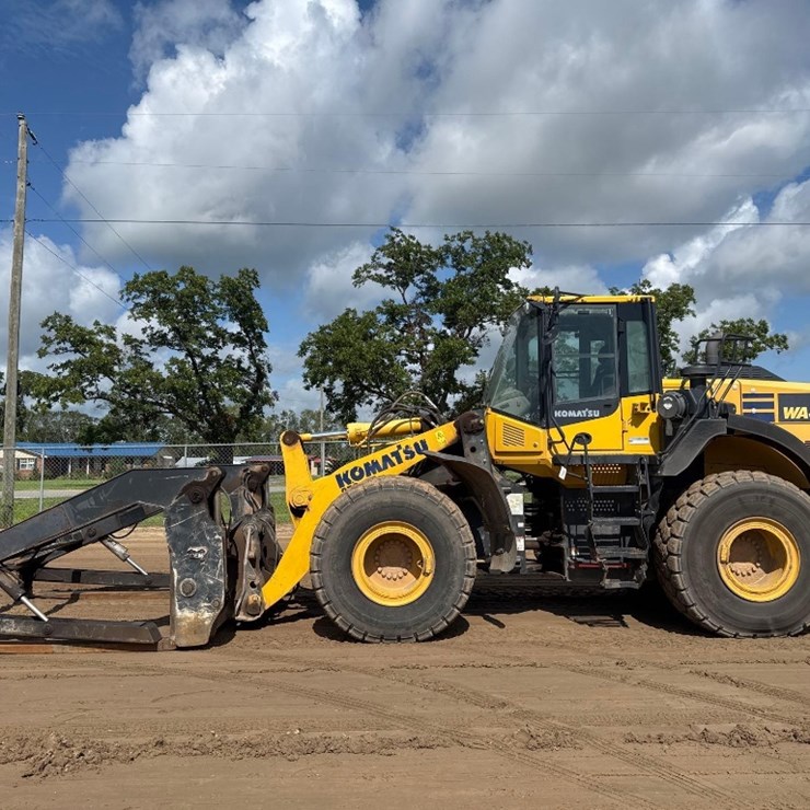2019 KOMATSU WA380-8