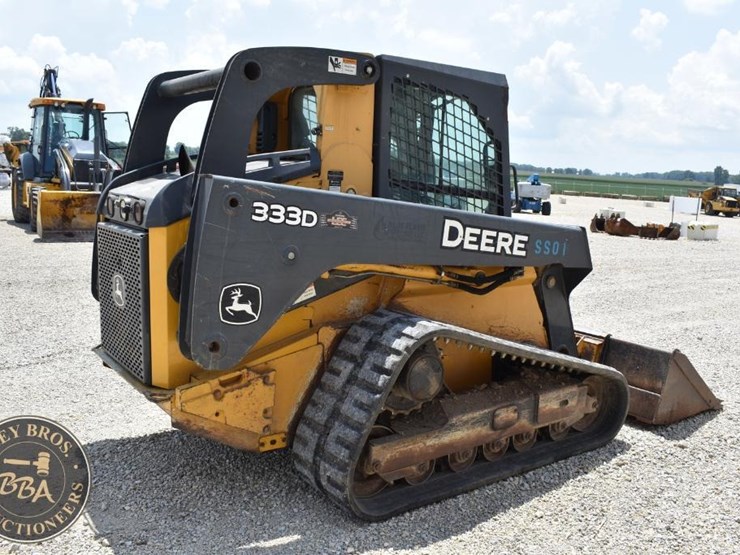 2012-deere-333d-image-13