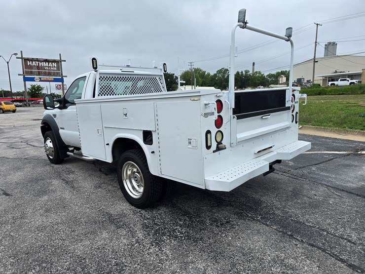 2007-ford-f550-image-17