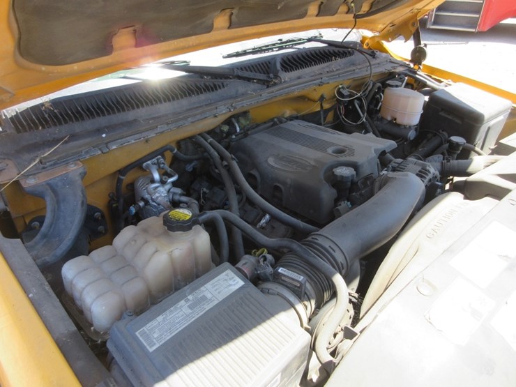 2001-gmc-3500-image-5