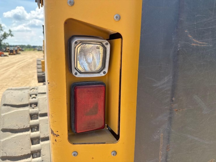 2018-caterpillar-299d2-image-21