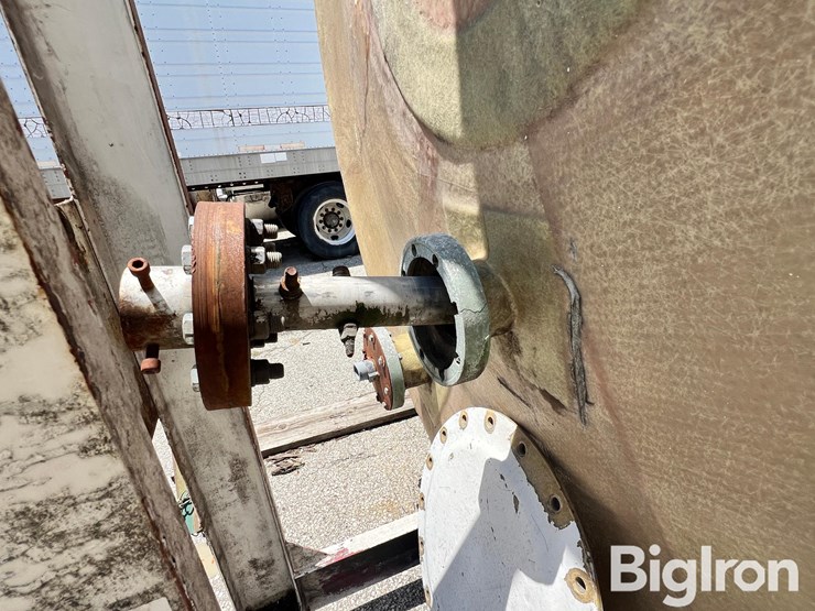 8,000-gallon-(approx.)-fiberglass-liquid-feed-storage-tank-image-13