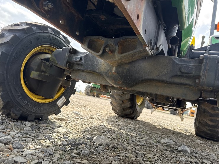 john-deere-4200-image-15