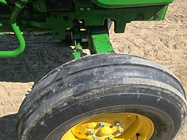 2015-john-deere-5065e-image-38