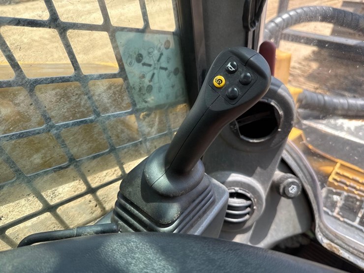 2021-caterpillar-299d3-xe-image-34