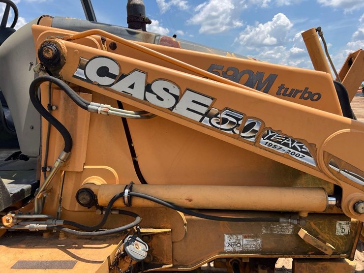 case-580m-turbo-image-16