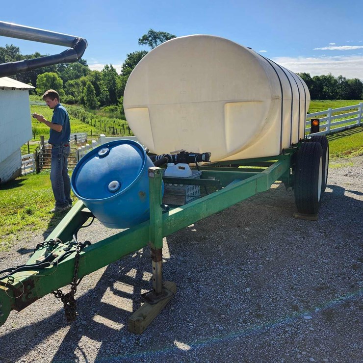 1600 gallon poly nurse trailer